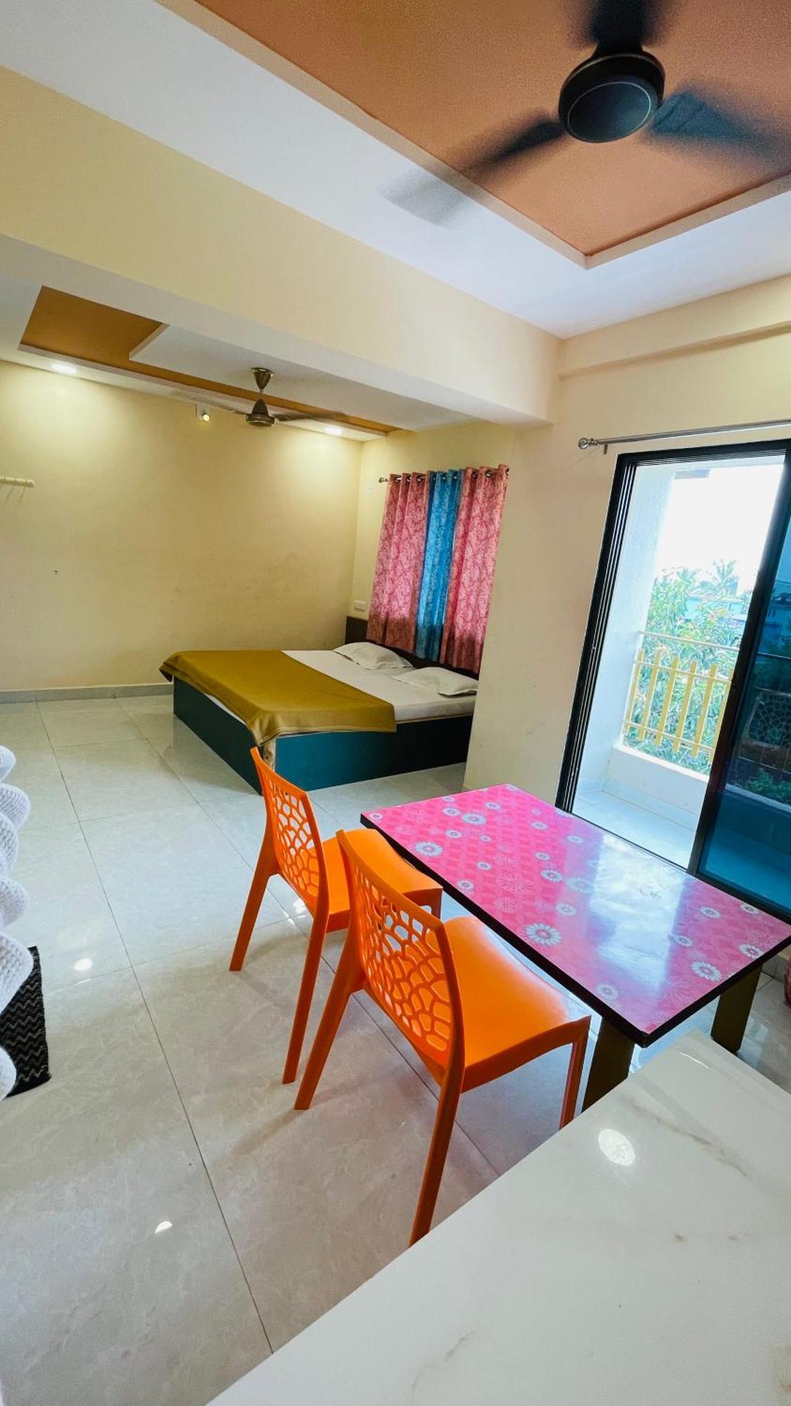 Devka House Hotel Daman Bagian luar foto