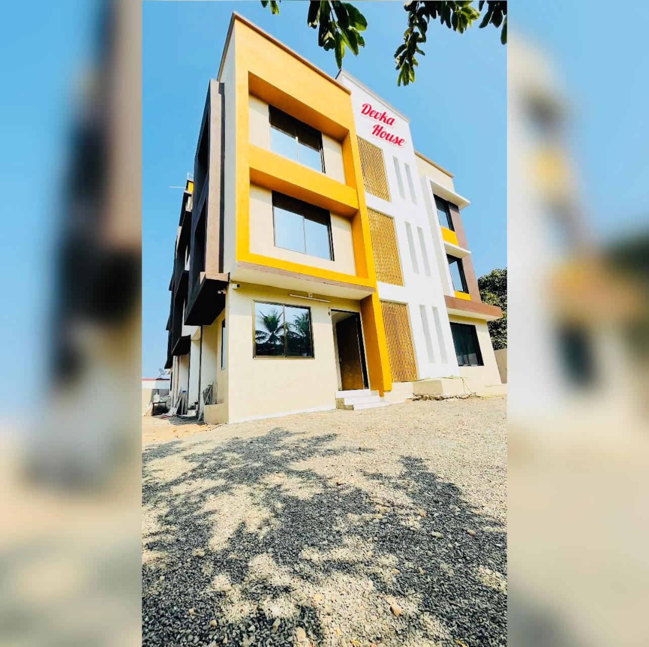 Devka House Hotel Daman Bagian luar foto