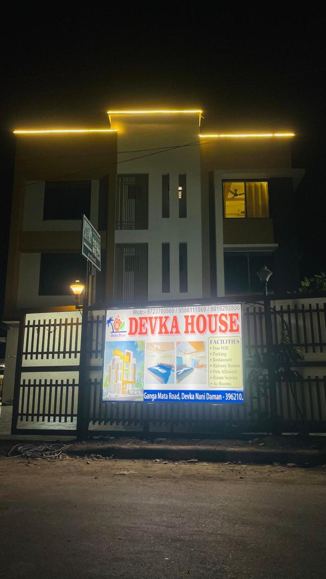 Devka House Hotel Daman Bagian luar foto